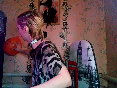 WildMissNiks online show from October 29, 2025, 8:27 am