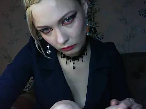 WildMissNiks online show from May 20, 2026, 7:36 am