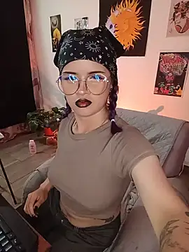 Snapshot of Raventh_ chatting on July 16, 2026, 2:39 am Raventh online show from July 16, 2026, 2:39 am