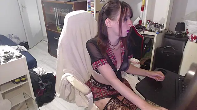 missthon0 online show from April 12, 2026, 1:16 pm