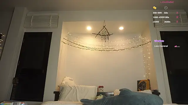 Amylittlestar online show from February 13, 2026, 11:12 pm