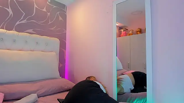 KeilaLovJack online show from January 24, 2025, 1:25 pm