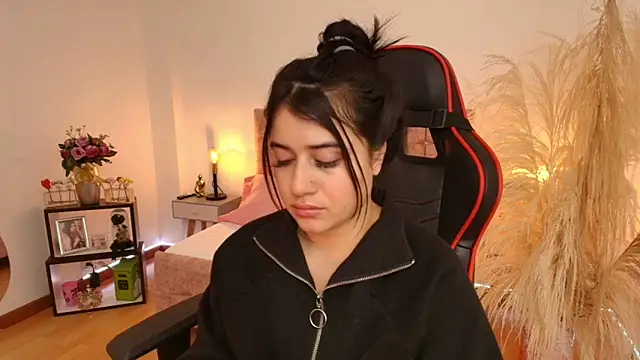 Snapshot of KallyMyller1 chatting on January 9, 2025, 1:18 am KallyMyller1 online show from January 9, 2025, 1:18 am