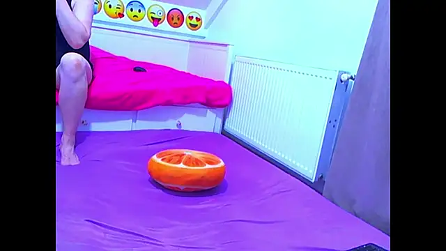 evehotty online show from April 2, 2026, 7:00 pm