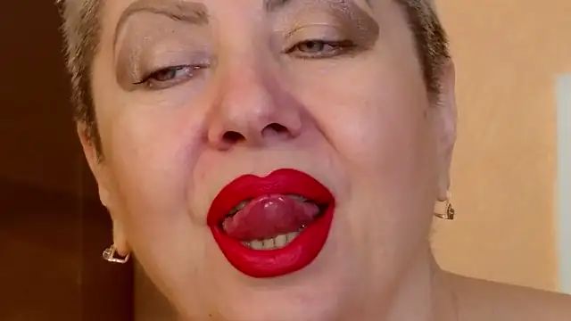 LadyPosh online show from November 4, 2025, 10:31 pm