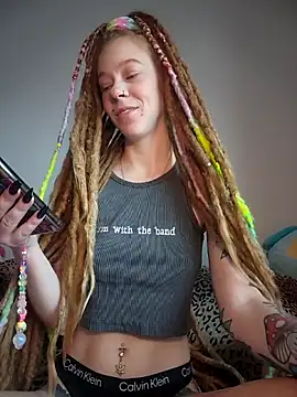 LucidLucy online show from December 1, 2025, 2:00 pm