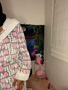 Badjen1027 online show from November 4, 2025, 2:21 am