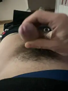 Snapshot of Io1994 chatting on February 8, 2026, 11:41 pm Io1994 online show from February 8, 2026, 11:41 pm