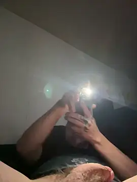 Snapshot of jamescox6969 chatting on February 1, 2026, 8:24 am jamescox6969 online show from February 1, 2026, 8:24 am