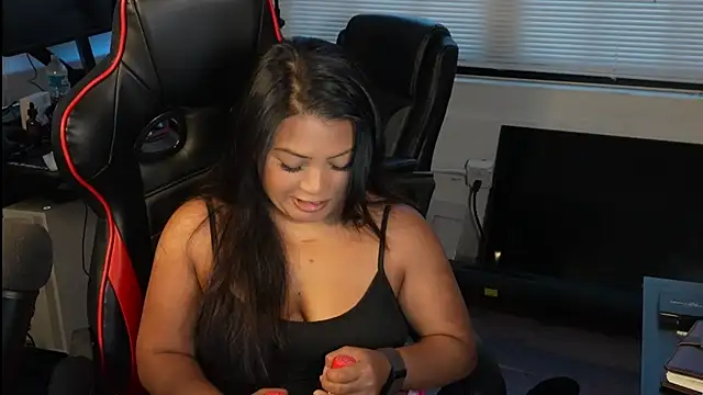 Snapshot of Bubbleliyah chatting on February 17, 2025, 10:58 pm Bubbleliyah online show from February 17, 2025, 10:58 pm