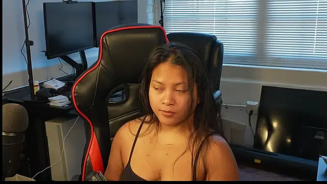 Snapshot of Bubbleliyah chatting on February 26, 2025, 7:49 pm Bubbleliyah online show from February 26, 2025, 7:49 pm