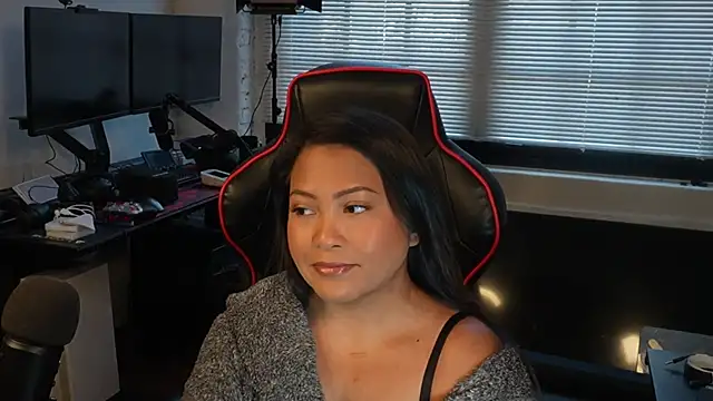 Snapshot of Bubbleliyah chatting on March 5, 2025, 9:26 pm Bubbleliyah online show from March 5, 2025, 9:26 pm