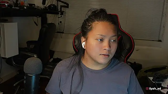 Snapshot of Bubbleliyah chatting on February 4, 2026, 2:39 am Bubbleliyah online show from February 4, 2026, 2:39 am