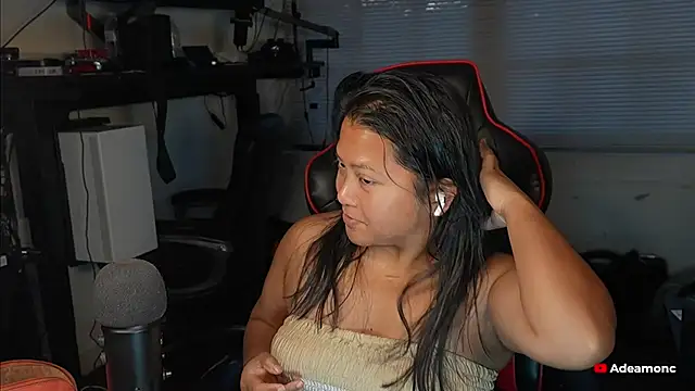 Snapshot of Bubbleliyah chatting on February 7, 2026, 12:20 pm Bubbleliyah online show from February 7, 2026, 12:20 pm