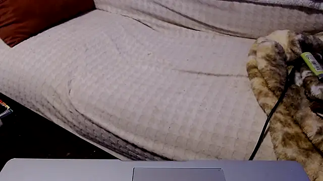 justinewe69 online show from December 4, 2025, 3:54 pm