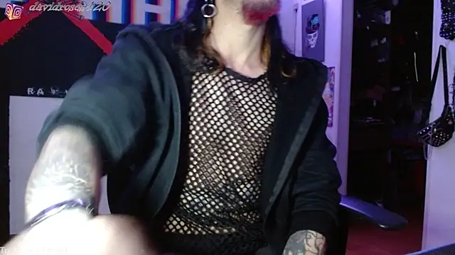 Snapshot of davidroses420 chatting on March 6, 2025, 4:30 am davidroses420 online show from March 6, 2025, 4:30 am