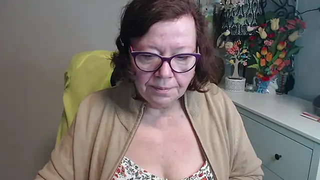 Adelewildx online show from April 7, 2026, 6:36 am