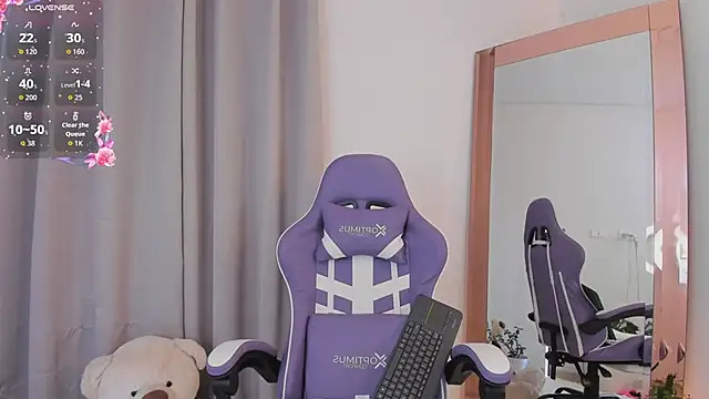 roxie gates  online show from February 12, 2026, 1:00 am