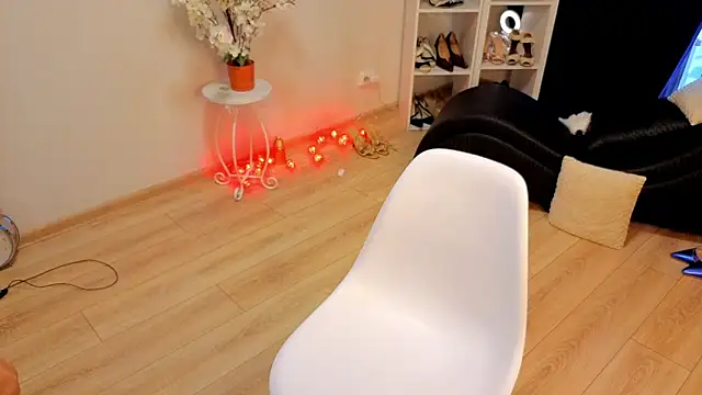 CaringSophie online show from March 6, 2026, 11:28 am