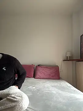 couplepenetration online show from February 19, 2025, 10:34 am