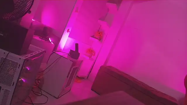 Snapshot of emyli_sw_ chatting on October 11, 2025, 3:06 am emyli sw online show from October 11, 2025, 3:06 am