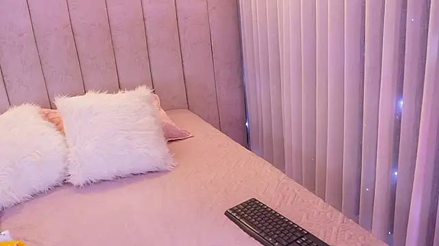 Snapshot of emyli_sw_ chatting on November 12, 2025, 3:07 am emyli sw online show from November 12, 2025, 3:07 am