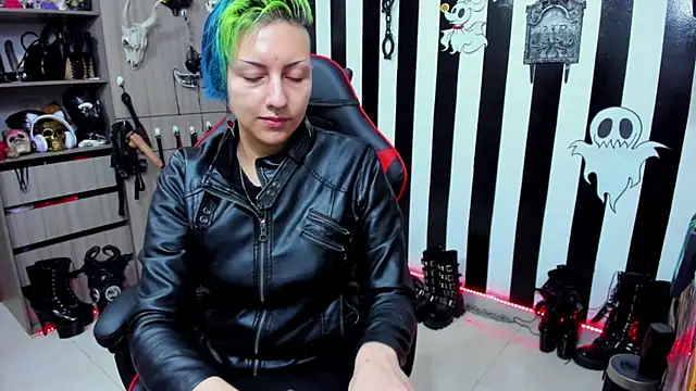 Snapshot of Mistress_Yelena chatting on December 2, 2024, 4:42 pm Mistress Yelena online show from December 2, 2024, 4:42 pm