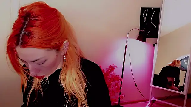 AnnieGOld  online show from December 7, 2024, 10:39 pm