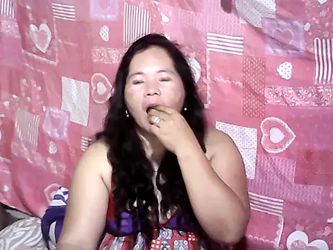 Snapshot of hotpusie_4u chatting on May 11, 2026, 2:12 pm hotpusie 4u online show from May 11, 2026, 2:12 pm