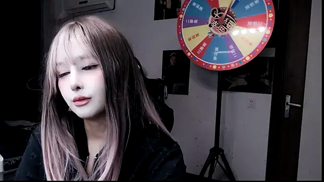 Snapshot of candy_cola chatting on February 14, 2025, 1:34 am candy cola online show from February 14, 2025, 1:34 am