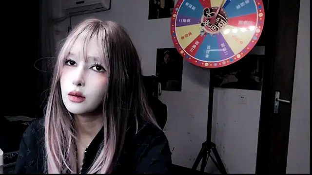 Snapshot of candy_cola chatting on February 15, 2025, 1:31 am candy cola online show from February 15, 2025, 1:31 am