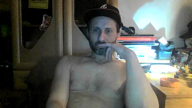 Snapshot of FireFox_Feel chatting on March 8, 2025, 6:37 pm FireFox Feel online show from March 8, 2025, 6:37 pm