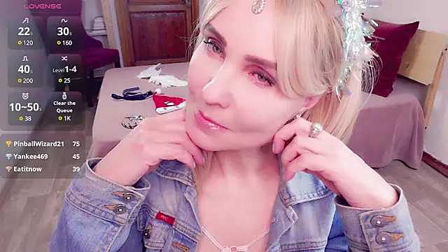  unique cam  online show from December 14, 2024, 12:12 pm