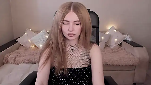 ViolettaLopez online show from March 21, 2025, 10:28 am