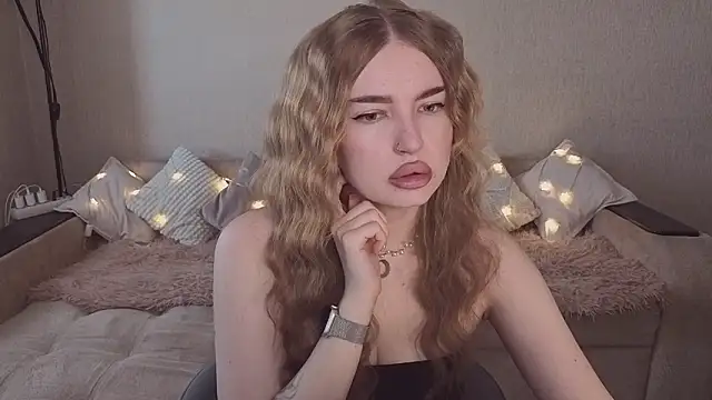 ViolettaLopez online show from March 23, 2026, 2:21 pm