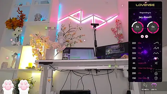 Elena-Marilyn online show from September 24, 2025, 8:56 pm