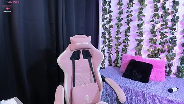 ashley morgan 18 online show from October 5, 2025, 2:21 am