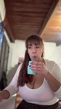 Snapshot of sofy_alone chatting on July 8, 2026, 4:11 pm sofy alone online show from July 8, 2026, 4:11 pm