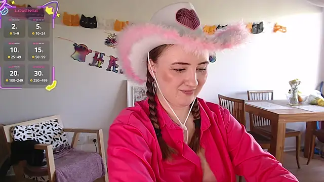 Black Eva  online show from October 31, 2025, 5:14 pm