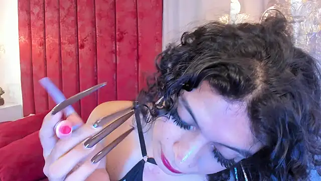 Snapshot of LaColorina_ chatting on February 21, 2025, 4:51 am LaColorina online show from February 21, 2025, 4:51 am