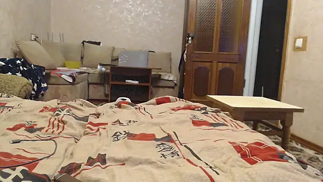 Snapshot of Amy_August chatting on November 12, 2025, 5:35 pm Amy August online show from November 12, 2025, 5:35 pm