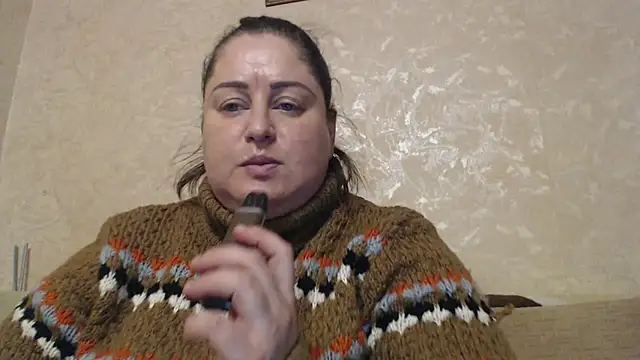 Snapshot of Amy_August chatting on December 4, 2025, 2:04 pm Amy August online show from December 4, 2025, 2:04 pm