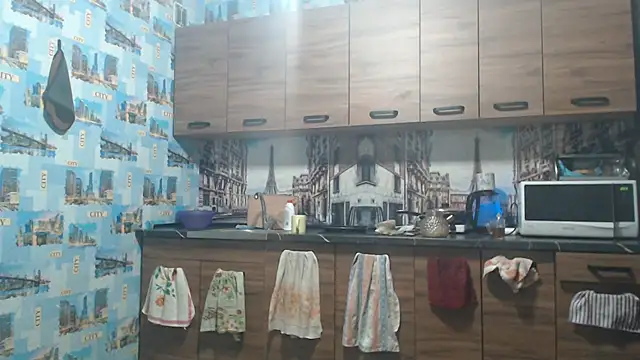 Snapshot of Amy_August chatting on February 28, 2026, 6:09 pm Amy August online show from February 28, 2026, 6:09 pm