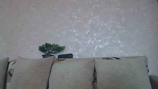 Snapshot of Amy_August chatting on May 17, 2026, 9:06 am Amy August online show from May 17, 2026, 9:06 am