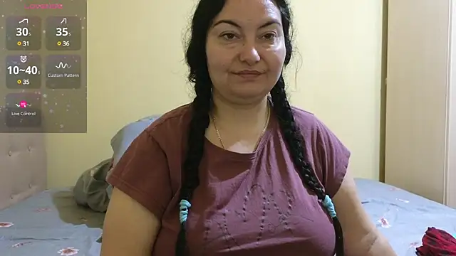 Snapshot of BBW_MILF_4U chatting on February 5, 2025, 6:13 am BBW MILF 4U online show from February 5, 2025, 6:13 am