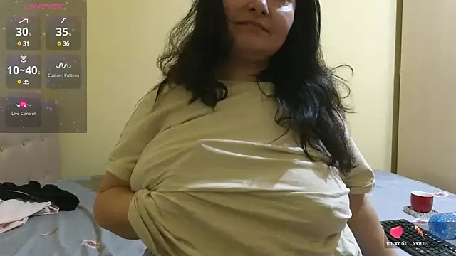 Snapshot of BBW_MILF_4U chatting on March 3, 2025, 12:05 pm BBW MILF 4U online show from March 3, 2025, 12:05 pm