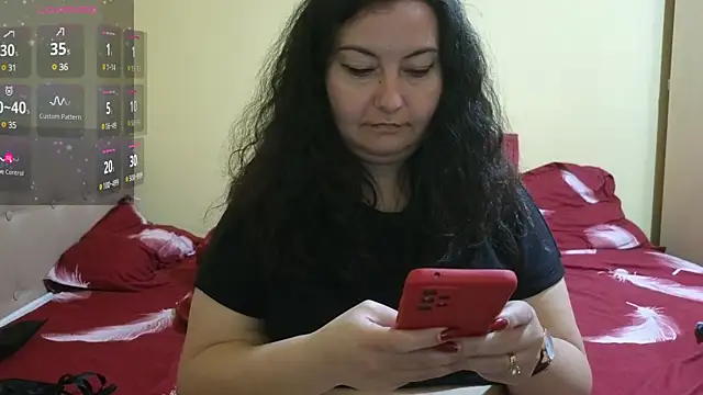 Snapshot of BBW_MILF_4U chatting on March 20, 2025, 12:32 pm BBW MILF 4U online show from March 20, 2025, 12:32 pm