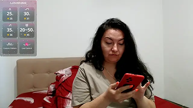 Snapshot of BBW_MILF_4U chatting on September 15, 2025, 5:40 am BBW MILF 4U online show from September 15, 2025, 5:40 am