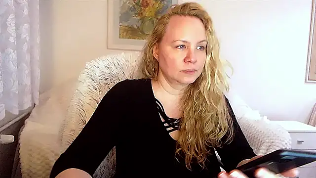 Snapshot of Sarah4you chatting on January 3, 2025, 9:36 pm Sarah4you online show from January 3, 2025, 9:36 pm