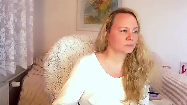 Snapshot of Sarah4you chatting on February 11, 2025, 12:38 am Sarah4you online show from February 11, 2025, 12:38 am